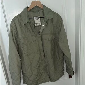 Abercrombie & fitch small quilted rain jacket